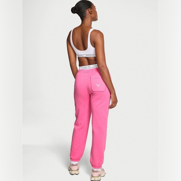 VICTORIA’S SECRET Sweatshirt and Joggers Set. - Picture 7 of 8